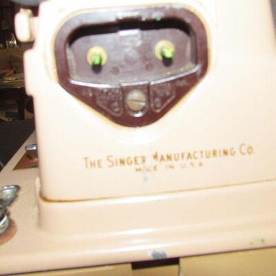 Lot 107- Vintage Singer Sewing Machine