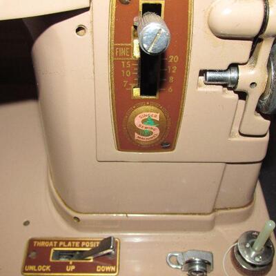 Lot 107- Vintage Singer Sewing Machine