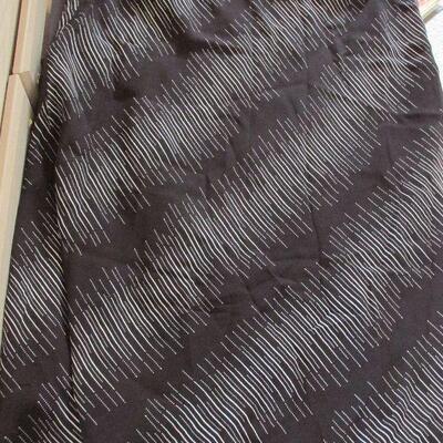 Lot 109- Jones Ware Skirt