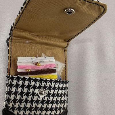 Houndstooth Pattern Mini Sewing Kit 