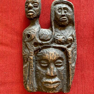 LOT 192 GROUP LOT OF AFRICAN ART 