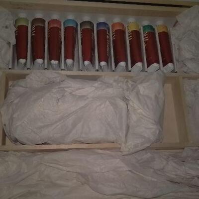 Lot 130- Windsor & Newton Oil Paint Wood Box Set