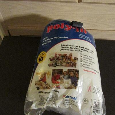 Lot 139- Polyfil Package