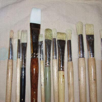 Lot 140- Collection of Paintbrushes