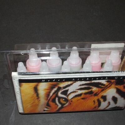 Lot 143- Collection of Medea Airbrush Textile Paint