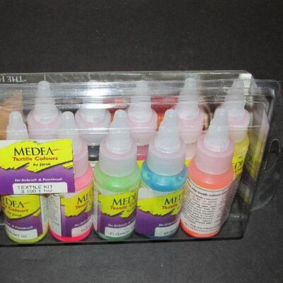 Lot 143- Collection of Medea Airbrush Textile Paint