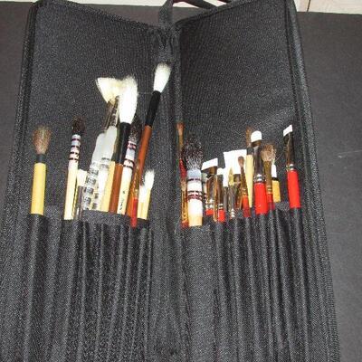 Lot 144- Collection of Paintbrushes