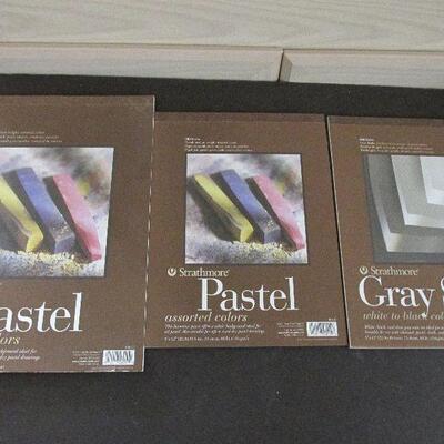 Lot 154- Collection of Artist Painting Supplies