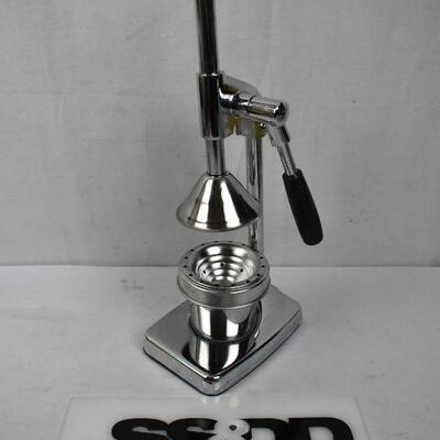 Metal Juicer, Manual. Small Scratches. Very Clean
