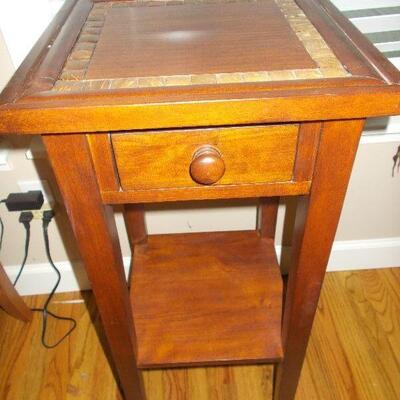End table/Plant Stand/Nightstand