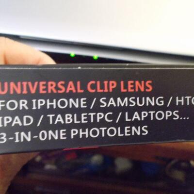 Universal Clip Lens for IPhone, Samsung, HTC, IPad, Tablet PC or Laptops