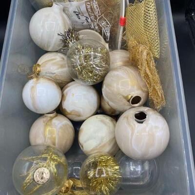 Gold Holiday Tree Ball Craft Project