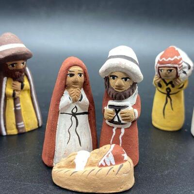 Handcrafted in Peru 10 Piece Nativity Scene