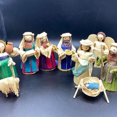 Corn Husk Nativity Scene
