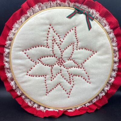 Holiday Wall Art and 30" Tree Skirt