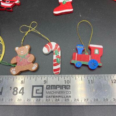Mixed Ornament Lot