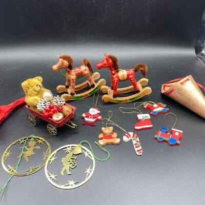 Mixed Ornament Lot