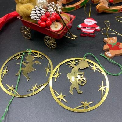 Mixed Ornament Lot
