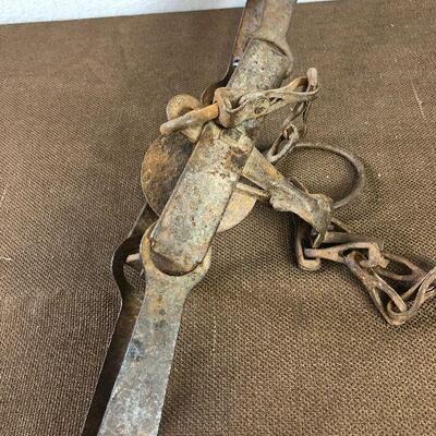 #281 Antique Leg Hold Trap - Wall Hanger