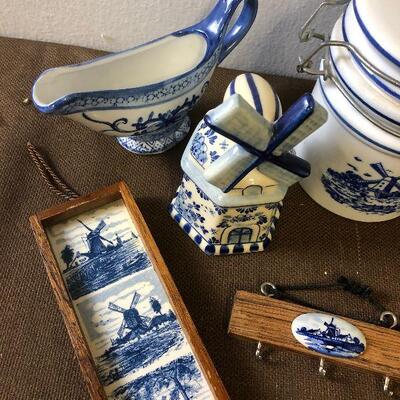 #305 lot of Blue Delph 