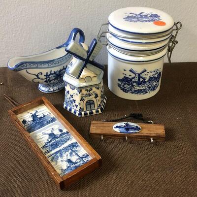 #305 lot of Blue Delph 