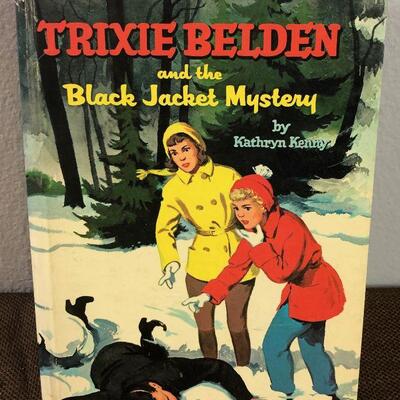 #322 TRIXY BELDEN and the BLACK JACKET MYSTERY BOOK 