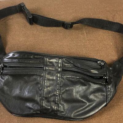 #323 Vintage Black Leather Fanny Pack 