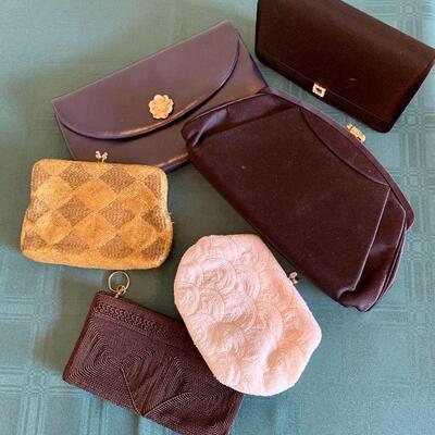 LOT 216 GROUP LOT OF VINTAGE LADIES EVENING BAGS 