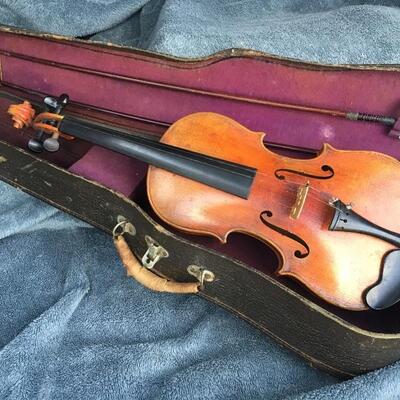 Antique 4/4 JOHN JUZEK Style Violin, Case and Bow