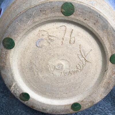 BENNETT Vintage Signed Art Pottery Vase 7â€