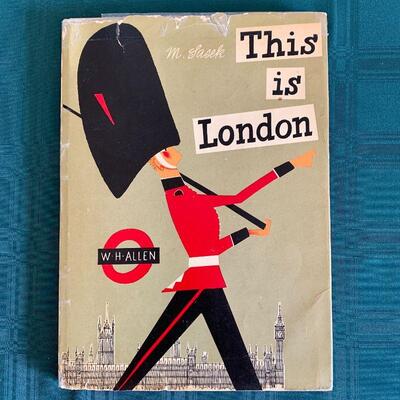 LOT 245  LONDON GROUP BOOK AND BRITISH ROYAL GUARDS FIGURES