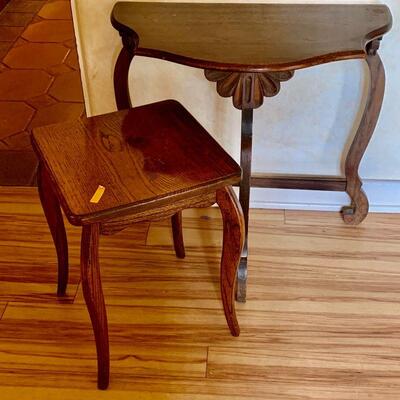 LOT 247 SMALL ANTIQUE SIDE TABLES 