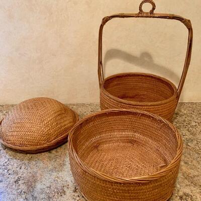 LOT 252 JAPANESE TEA/FOOD BASKET