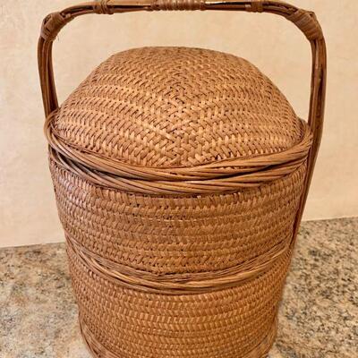 LOT 252 JAPANESE TEA/FOOD BASKET