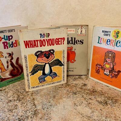 LOT 255 GROUP LOT OF BENNETT CERF'S POP UP CHILDREN'S BOOKS 