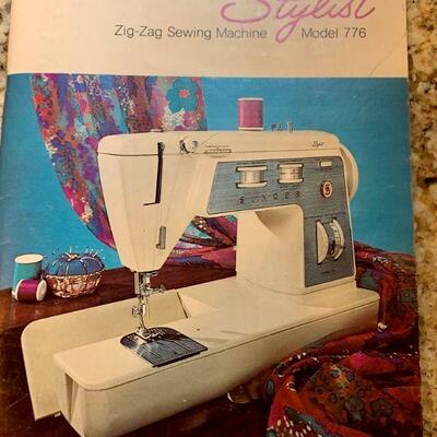 LOT 258 VINTAGE SINGER ZIG ZAG PORTABLE SEWING MACHINE MODEL 776