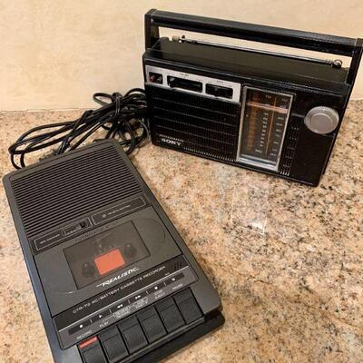 LOT 251 VINTAGE HOME ELECTRONICS SONY AM/FM RADIO & REALISTIC CASSETTE RECORDER