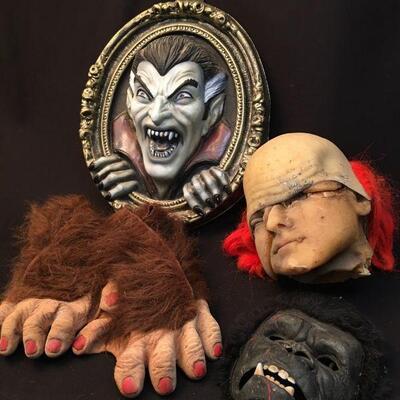 Variety of Halloweeny thingies Gorilla Dracula Igor Psycho clown & display decor