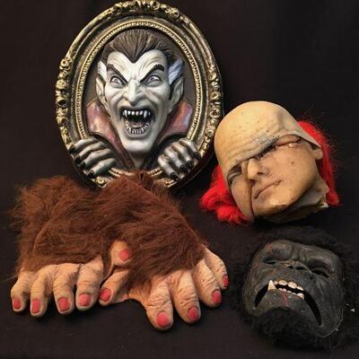 Variety of Halloweeny thingies Gorilla Dracula Igor Psycho clown & display decor