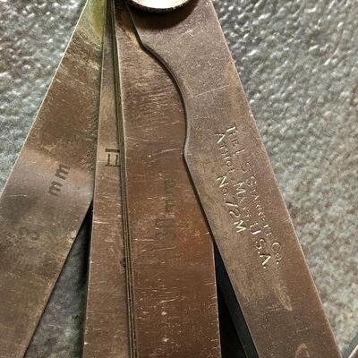 142: Vintage Starrett Thickness Gage & Divider