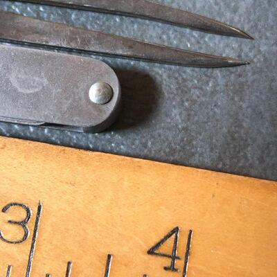 142: Vintage Starrett Thickness Gage & Divider
