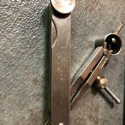 142: Vintage Starrett Thickness Gage & Divider
