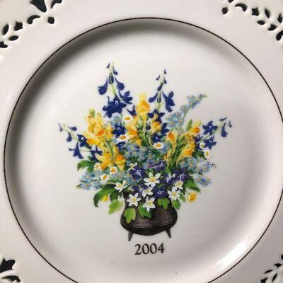 11: Vintage Lenox Collectors PLates