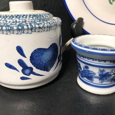 14: Vintage Blue Decor Lot