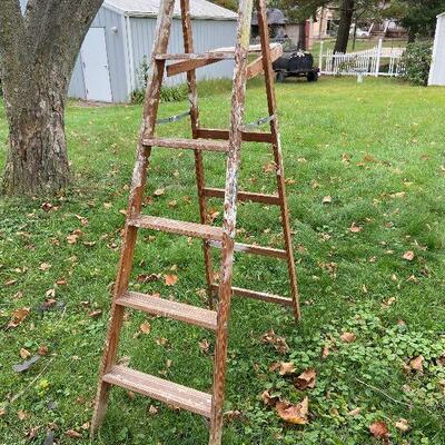 65: Vintage 6' Wooden Ladder