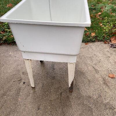 99: Plastic White Utility Sink