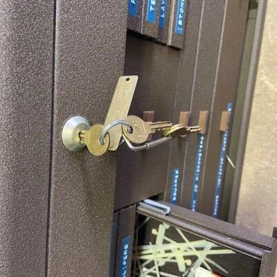 117: Vintage Kennedy Tool Box