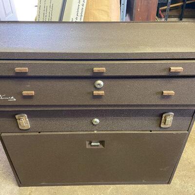 117: Vintage Kennedy Tool Box