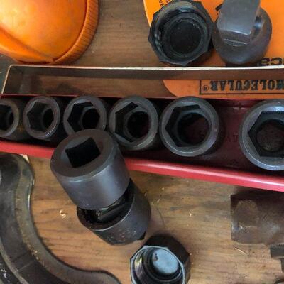 181: Vintage Sockets, and more in this lot