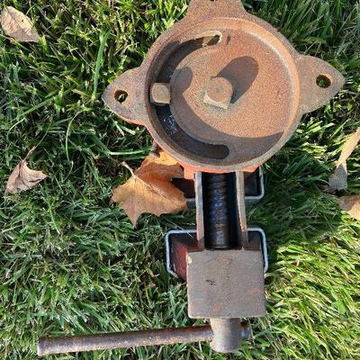 200: Vintage Unmarked Table Vice